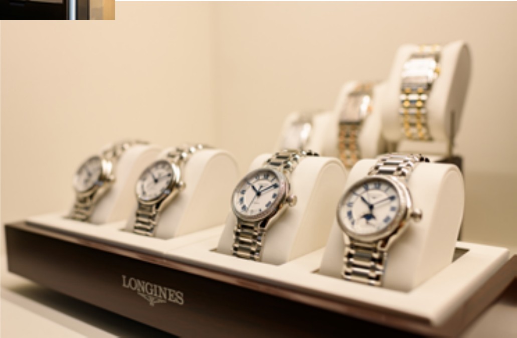 Longines PrimaLuna-horloges in de vitrine
