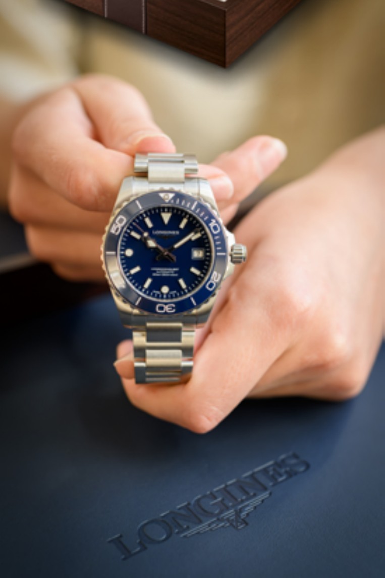 Longines HydroConquest Automatic in de hand